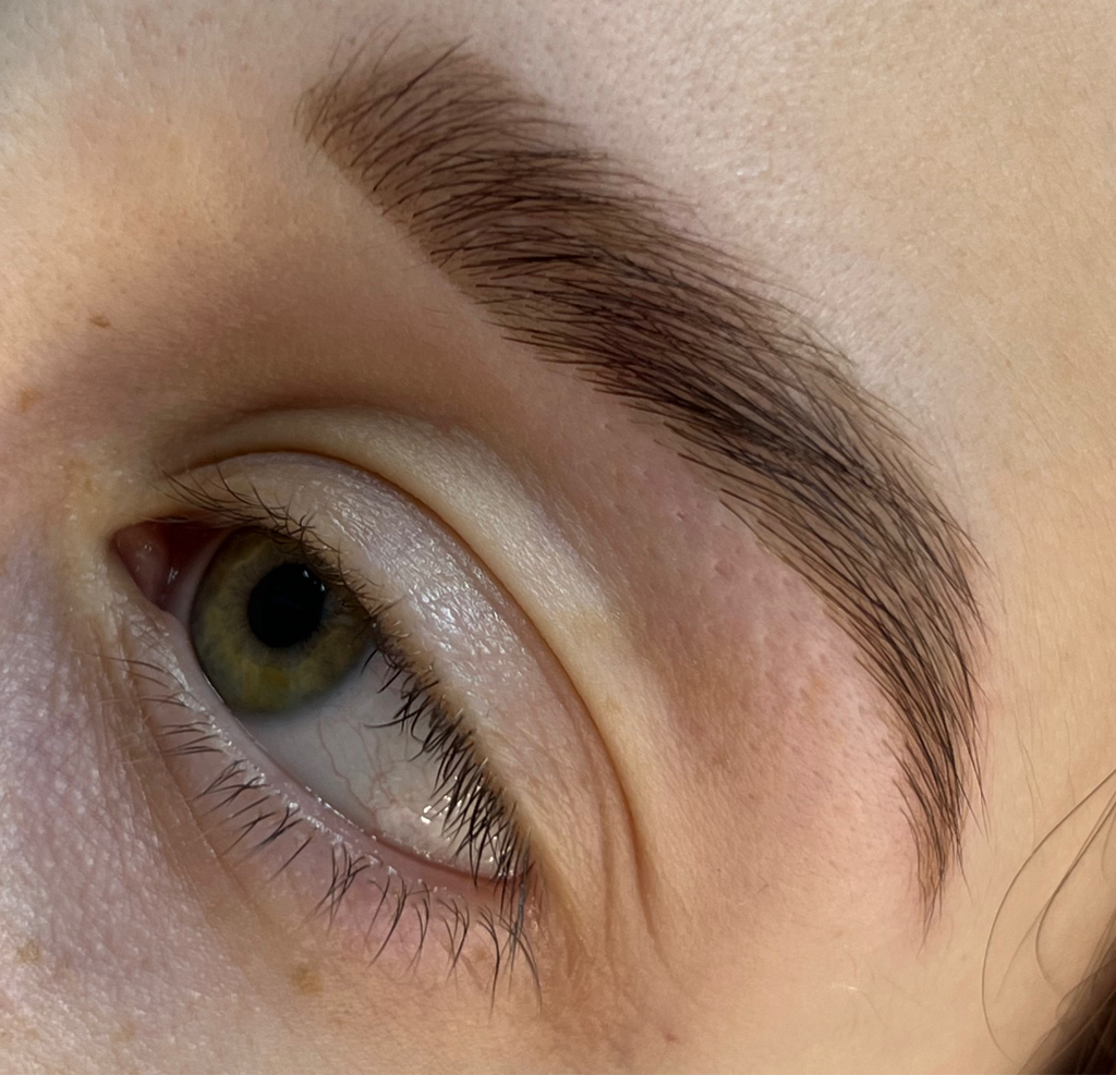 Ламинирование бровей + оформление + окрашивание (ботокс в подарок)