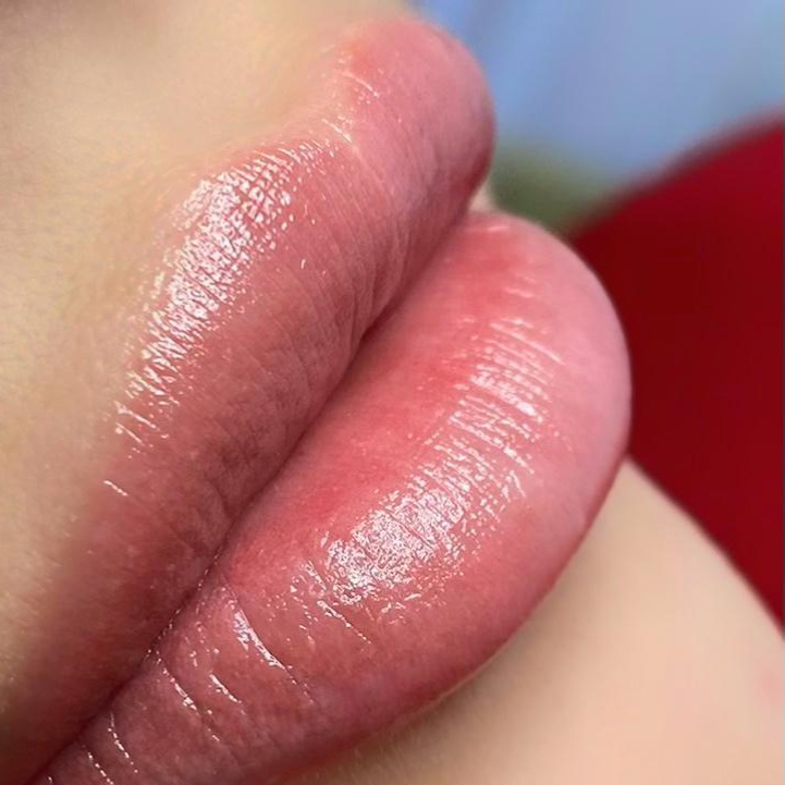 Permanent Lip Blush