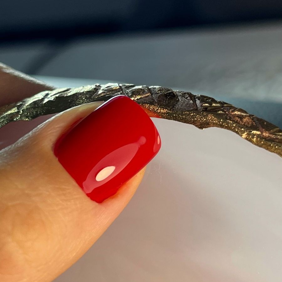 Маникюр+однотонное покрытие г/л( с укреплением акриловой пудрой)