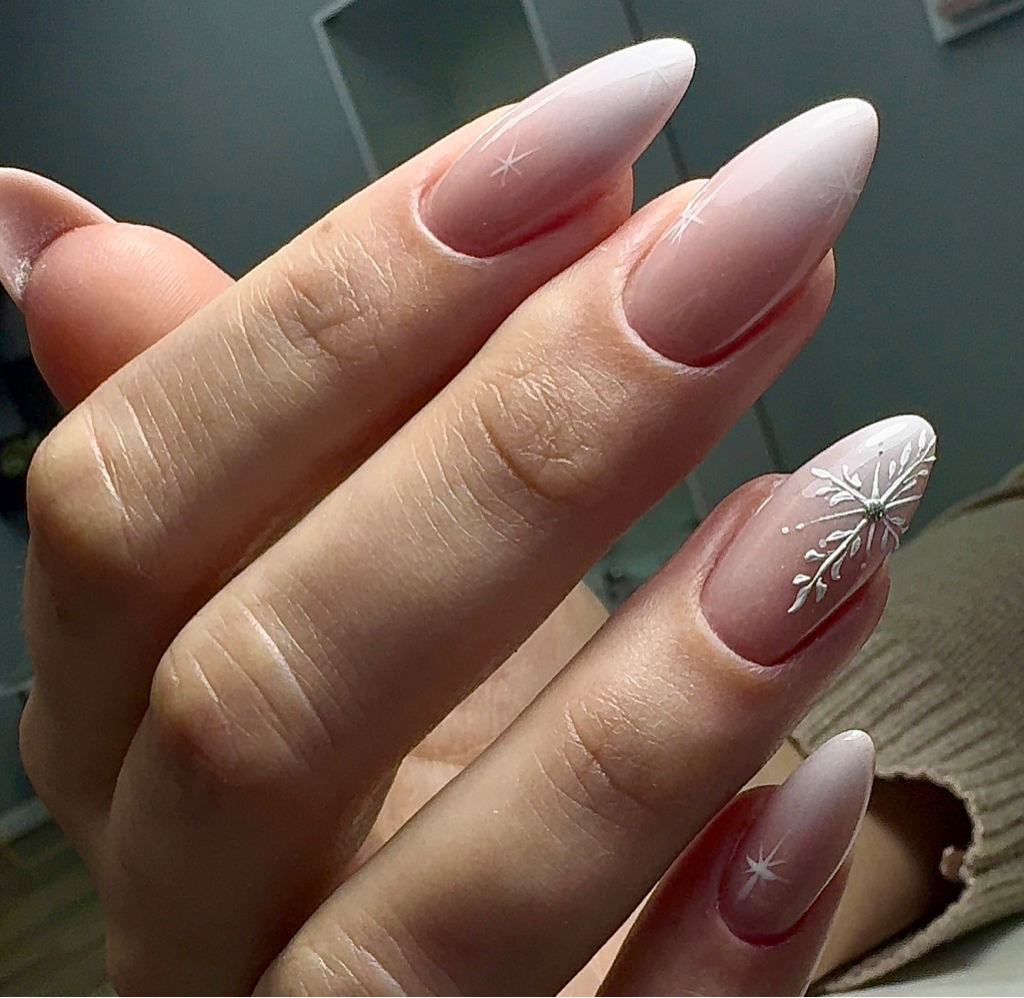 Наращивание ногтей