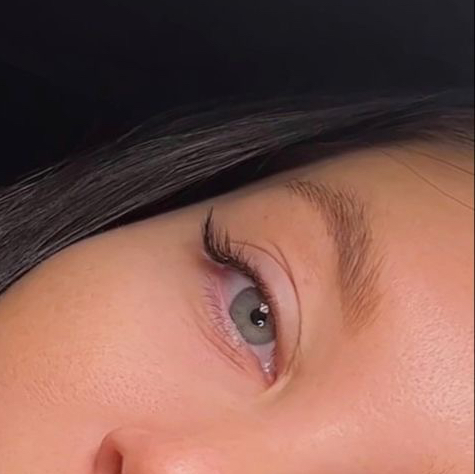 Коррекция наращивания ресниц (— 800₽ от прайса)