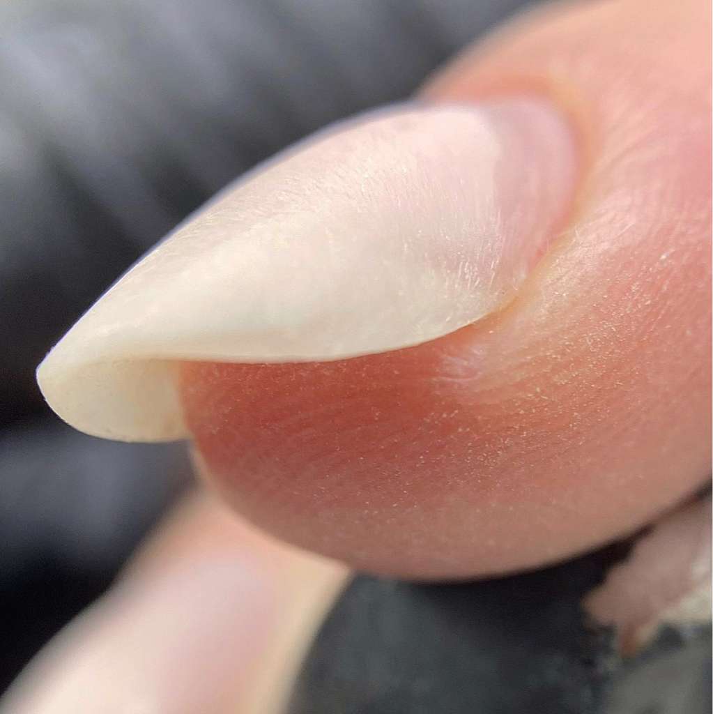 Укрепление и коррекция формы натуральных ногтей