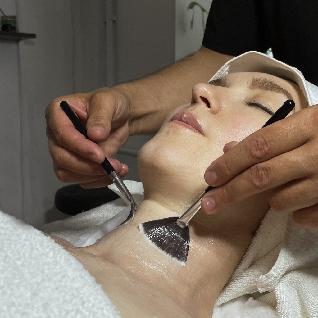 Пенный массаж лица