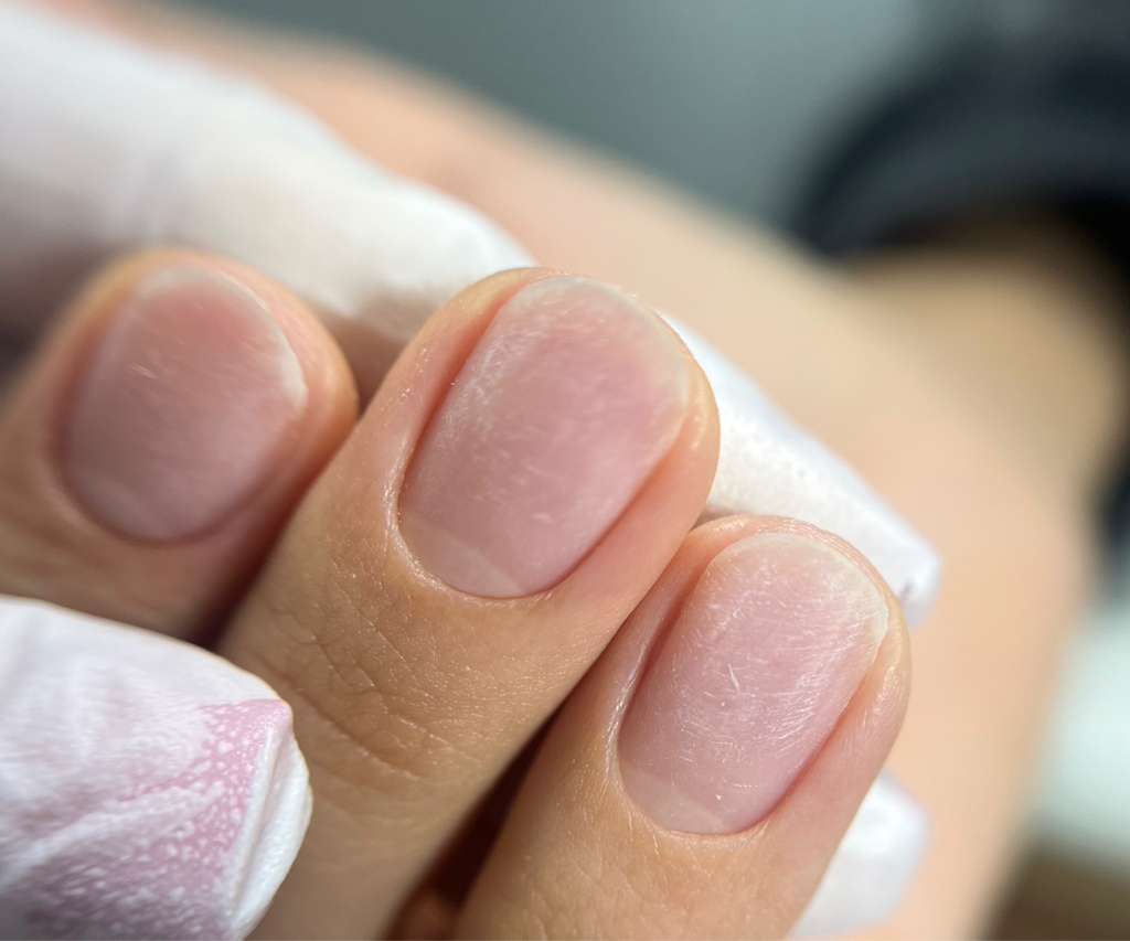 Маникюр без покрытия