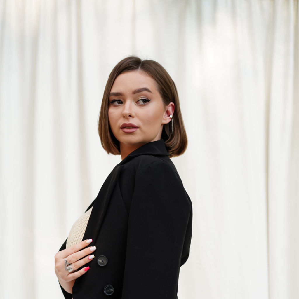 Собранная прическа