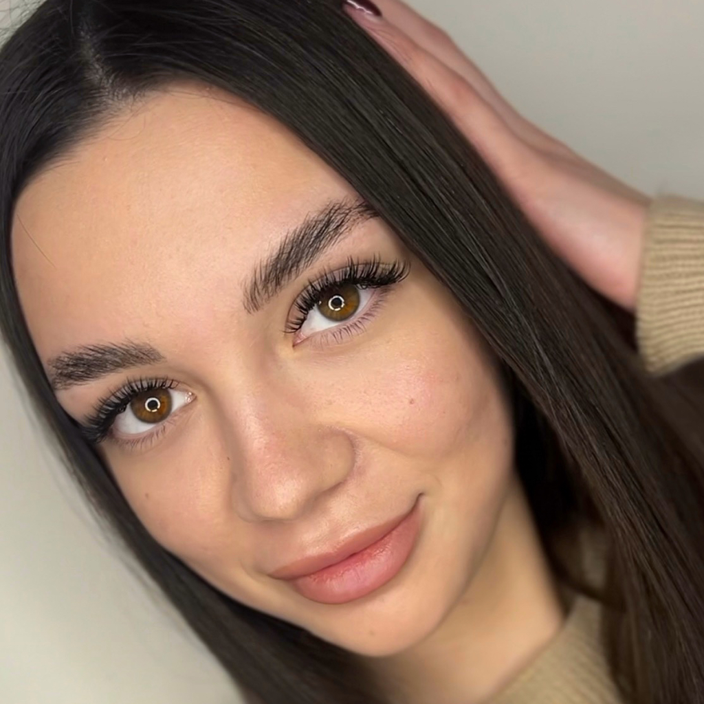 Наращивание ресниц 3D