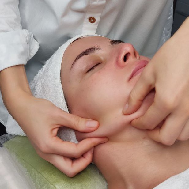 Сеанс омоложения кожи лица