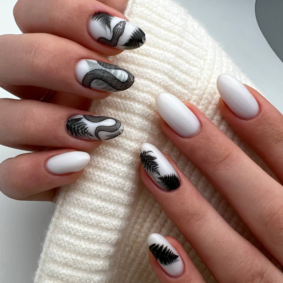 Комплекс «M» •Снятие покрытия •Маникюр •Ремонт •Укрепление+выравнивание  •Покрытие гелем/гель лаком •Дизайн средний сложности на все ногти •French