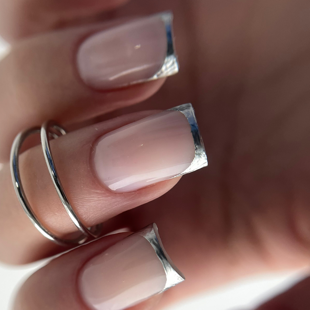 Маникюр с покрытием. Сложная архитектура гелем (поднятие клюющих и скрученных ногтей).