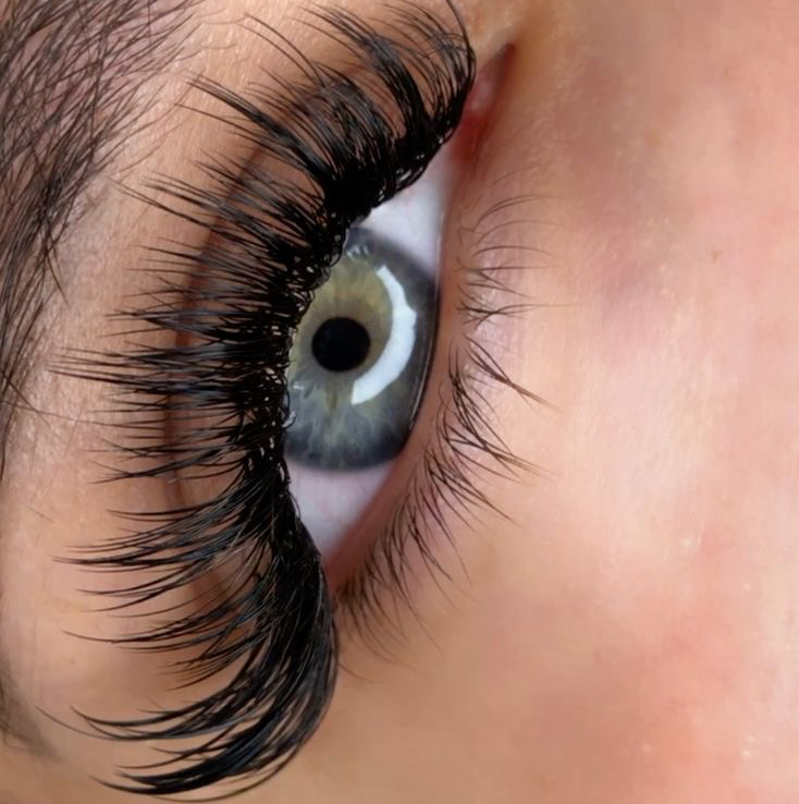 Наращивание ресниц 4д обьём