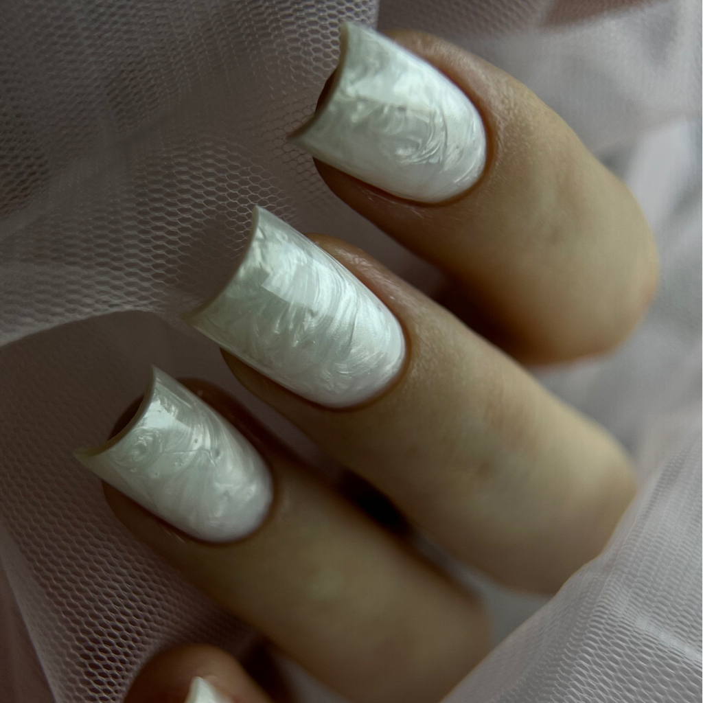 Коррекция ногтей  ( снятие, маникюр, мелкий ремонт 1-2 ногтей, укрепление гелем, покрытие камуфляж/цвет, топ.)