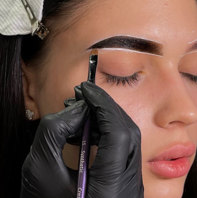 Окрашивание бровей