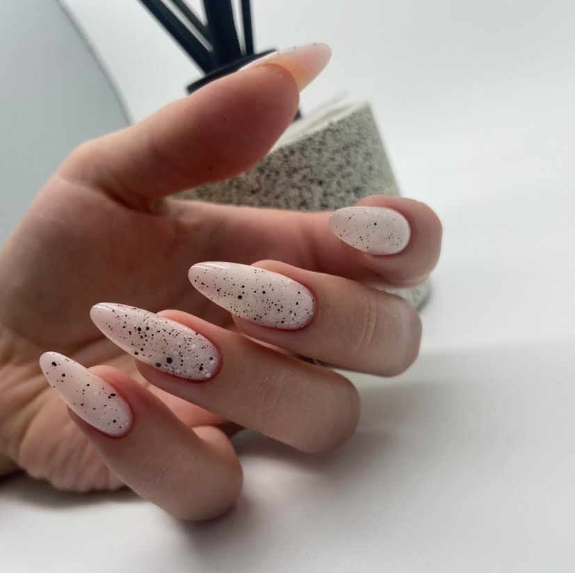 Маникюр, укрепление, длина 1-3