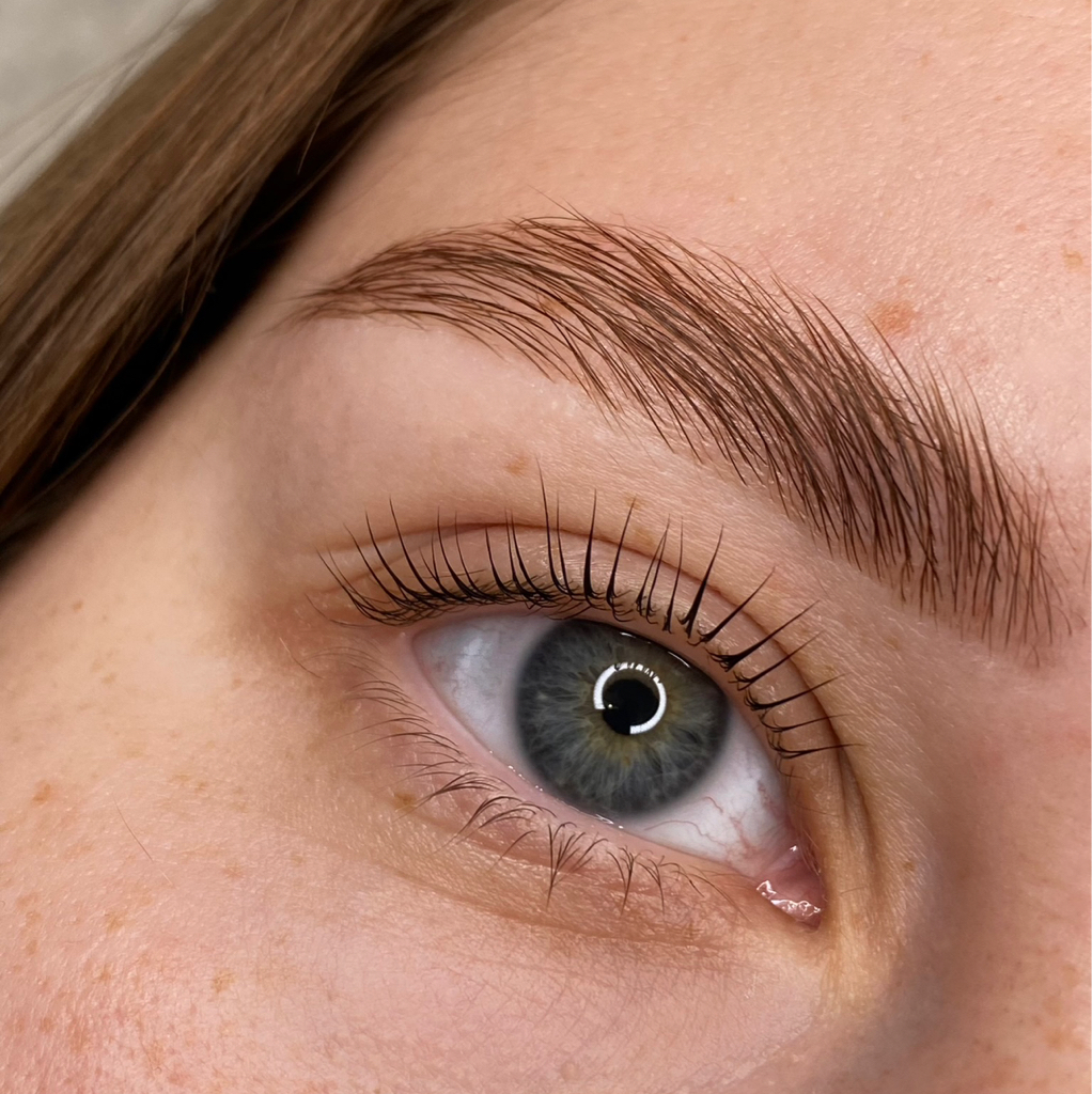 Долговременная укладка бровей