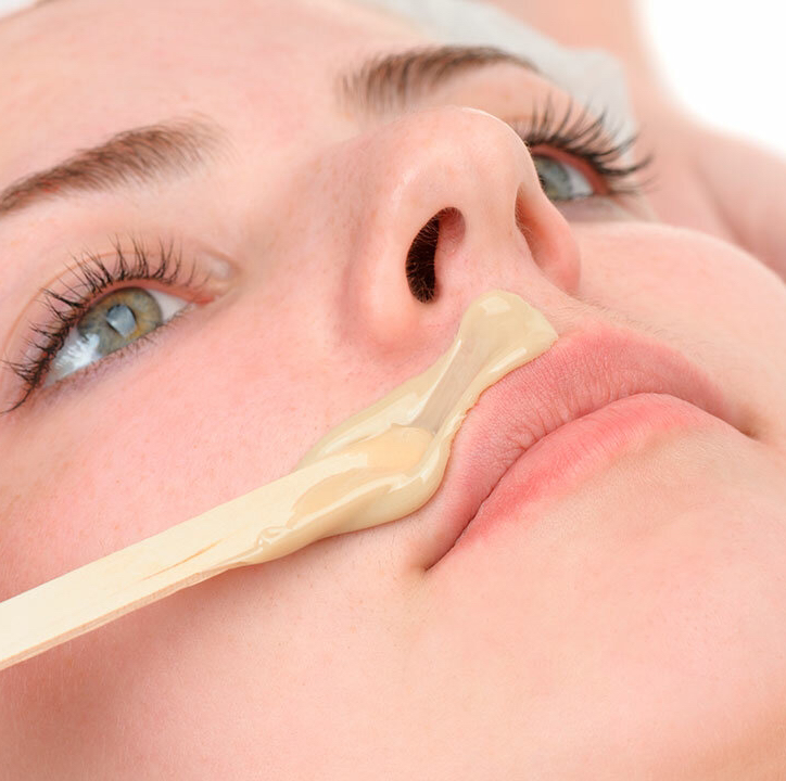 Удаление нежелательных волос над губой