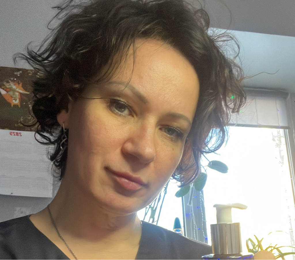 Комплекс классика+пилинг (массаж шейно воротниковой зоны+массаж лица+ уход+пилинг)