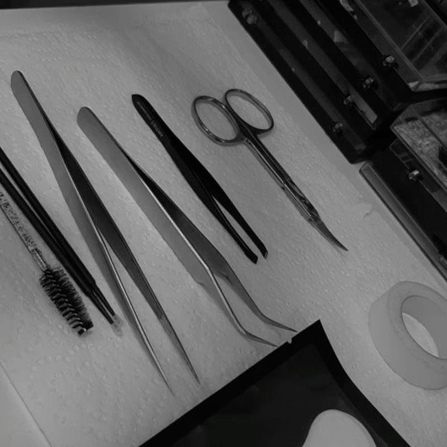 Снятие нарощенных ресниц