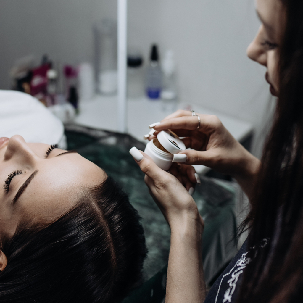 Снятие ресниц