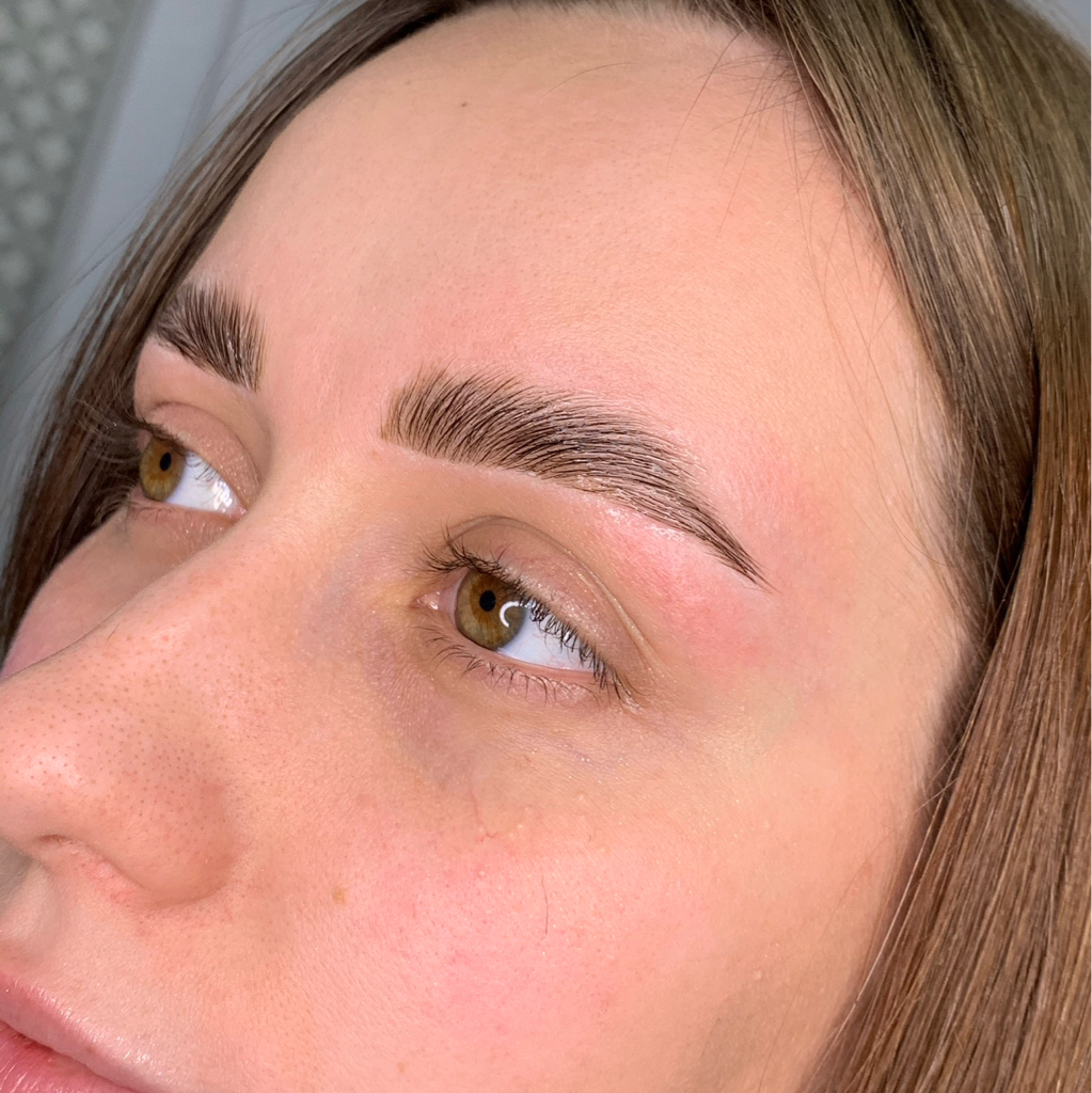 Коррекция бровей пинцет/воск и моделирование формы