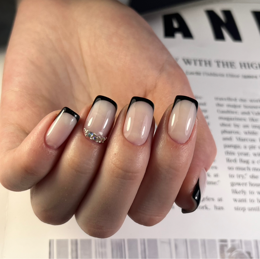 Френч, дизайн на все ногти