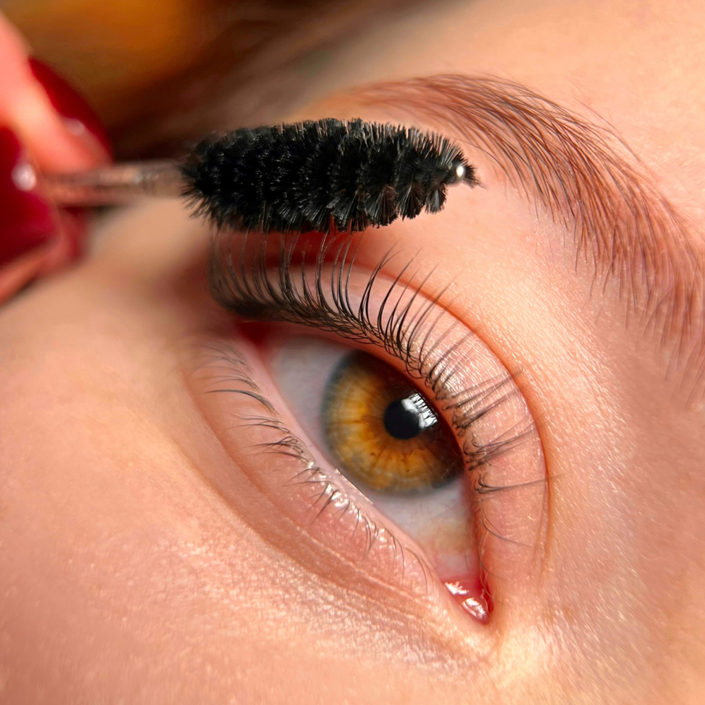 Ламинирование ресниц (окрашивание + уход в 🎁)