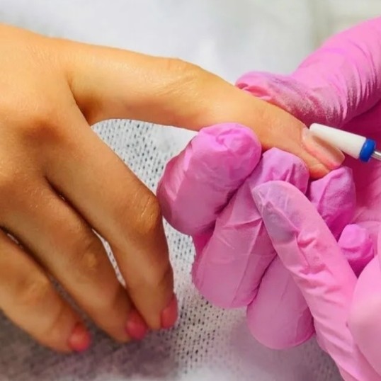 Снятие покрытия гель лак с полировкой ногтей маслом