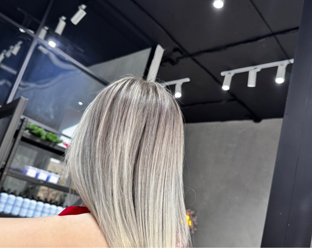 Консултация по подбору окрашивания/ процедур по выпрямлению. Тест прядь и диагностика волос