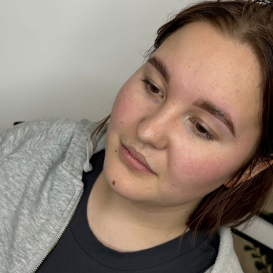 Коррекция бровей