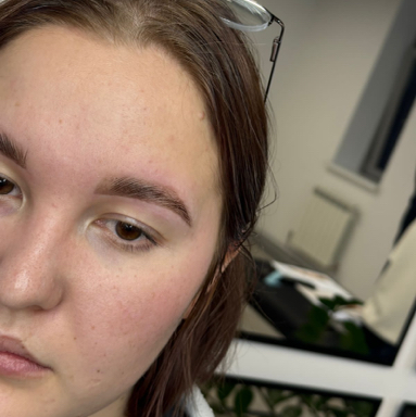 Окрашивание бровей