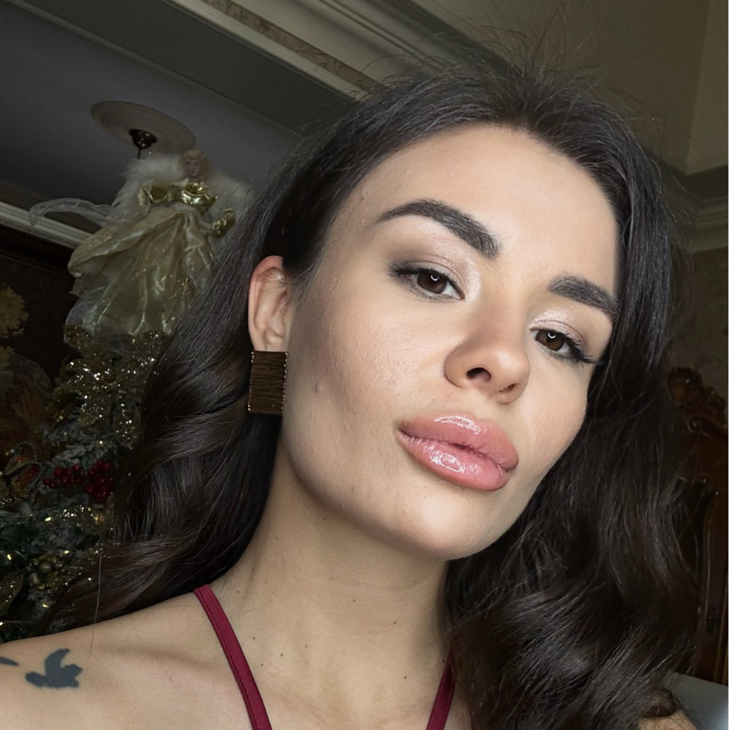 Алина