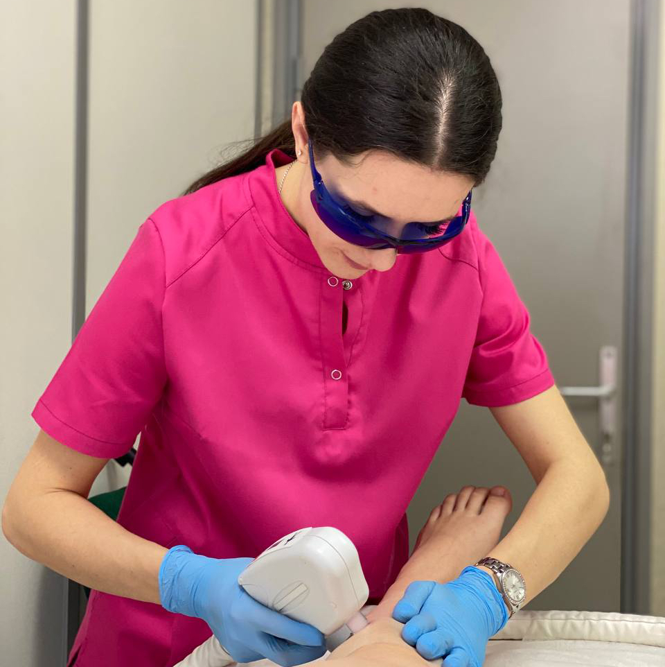 Бедро с коленом