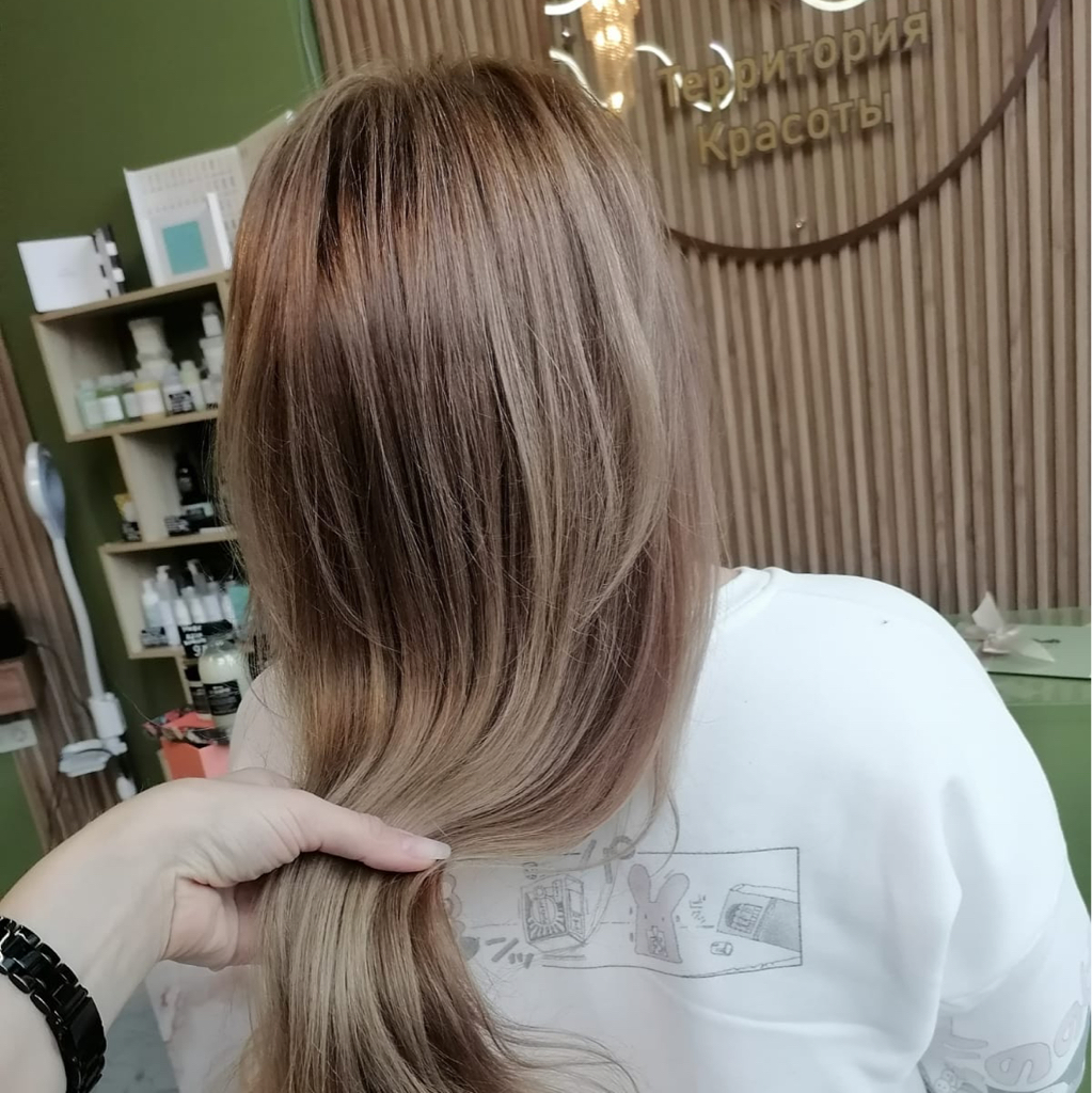 Окрашивание в один тон ( волосы ниже лопаток )