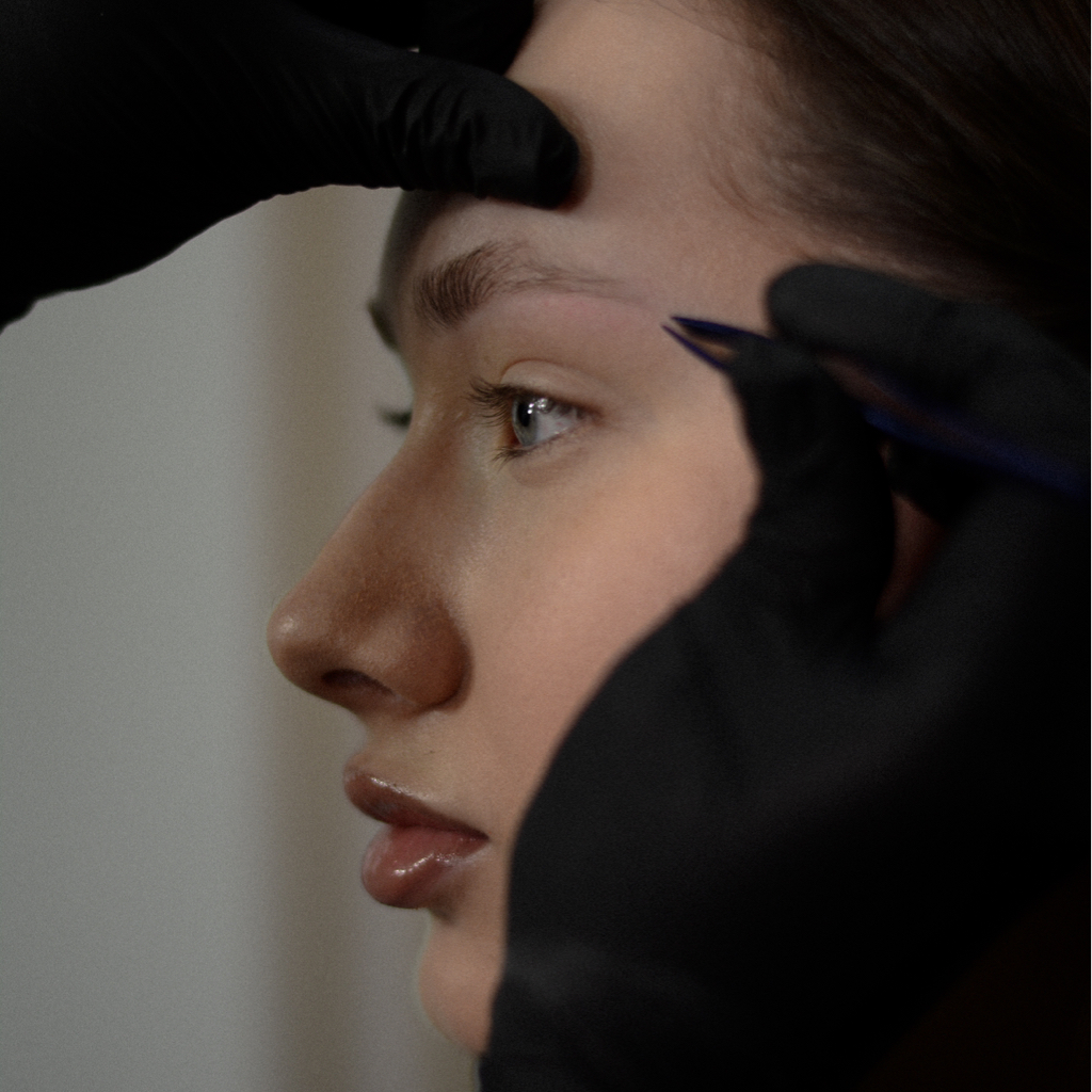 Коррекция бровей (без окрашивания)