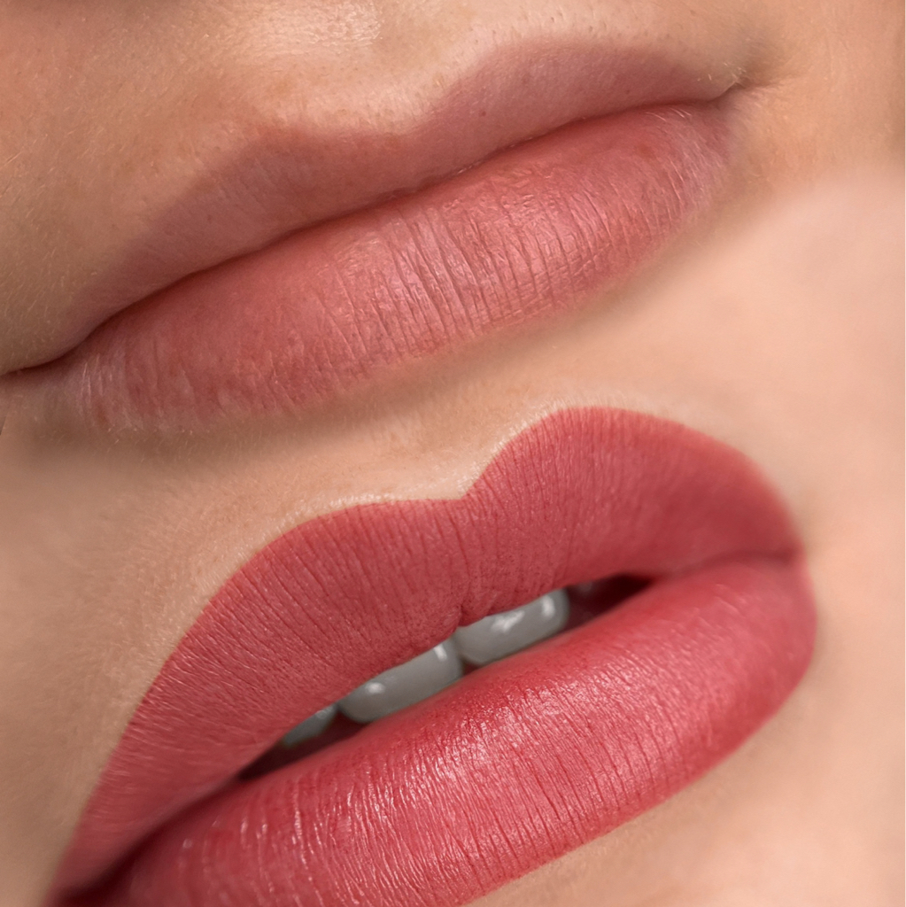 Перманентный макияж губ