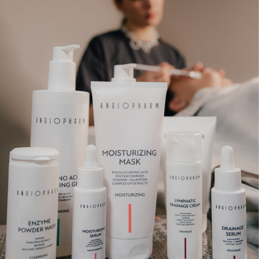 Комплексный уход от бренда ANGIOPHARM (четыре варианта на выбор: АНТИВОЗРАСТНОЙ/УВЛАЖНЯЮЩИЙ/ЛИМФОДРЕНАЖНЫЙ/ВОССТАНАВЛИВАЮЩИЙ)