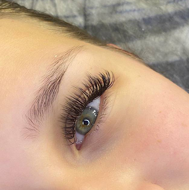 Наращивание ресниц 3D