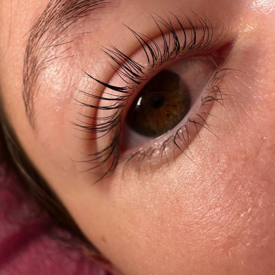 Ламинирование ресниц, окрашивание и ботокс