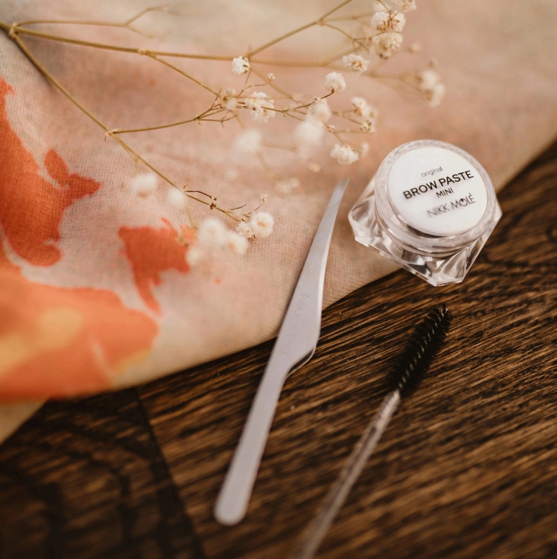 Коррекция бровей (без окрашивания)