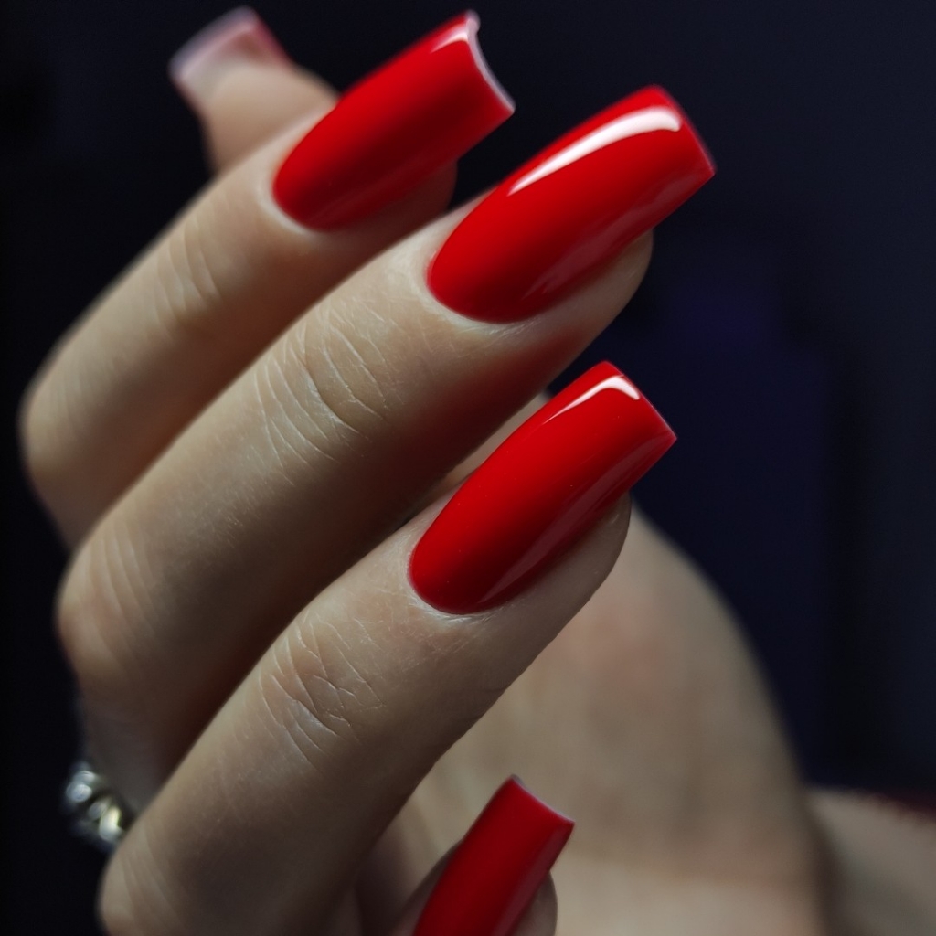 Маникюр с покрытием + укрепление, без дизайна