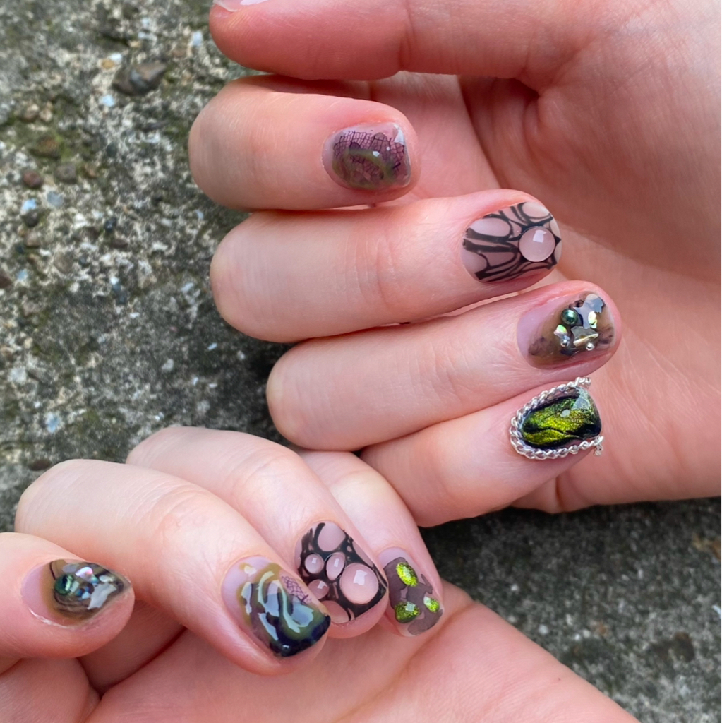 Manicure + hard design