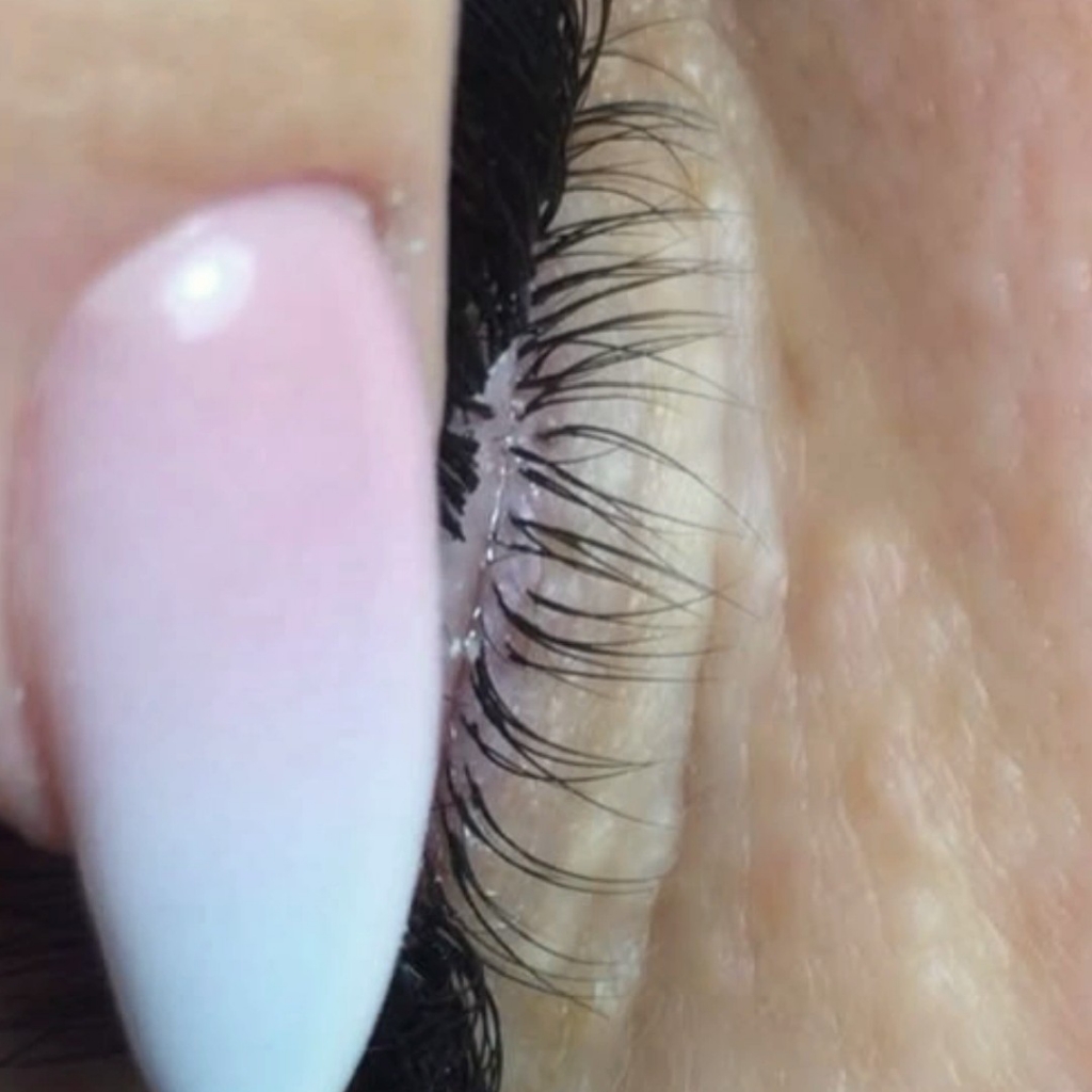 Наращивание нижних ресниц