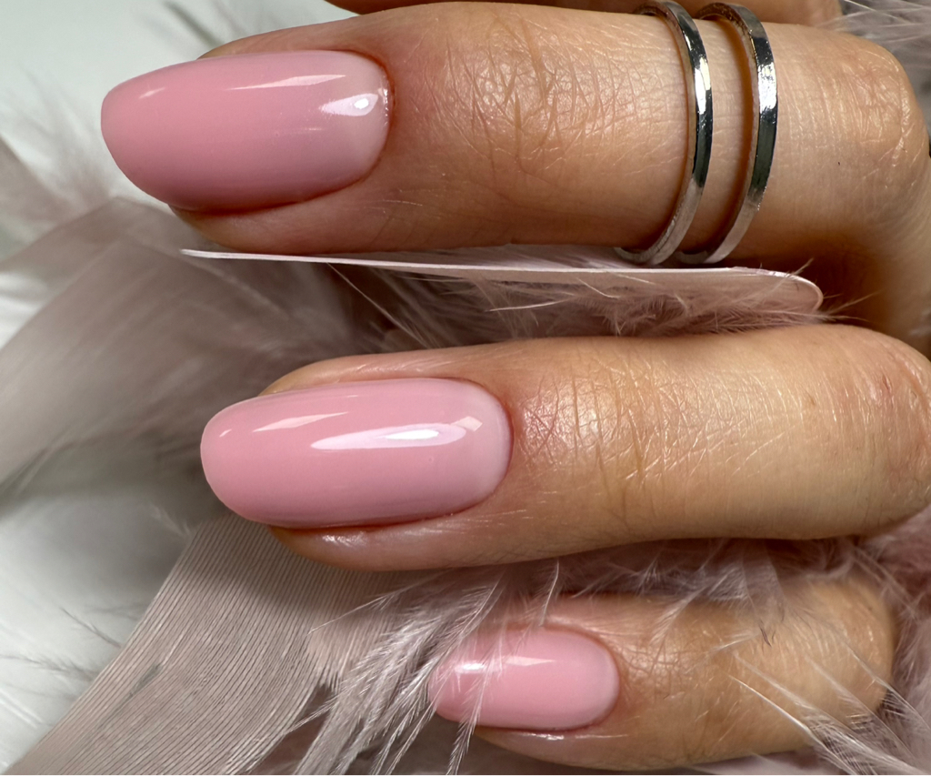 Наращивание ногтей на верхние формы