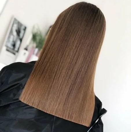 Стрижка в одну длину  послойно  ( по концам )