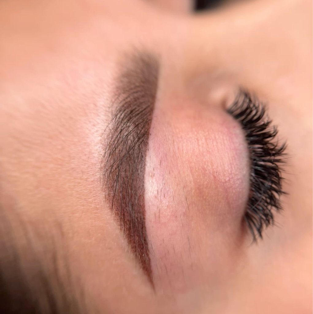 5. Dermopigmentazione sopracciglia/ Labbra/ sfumato o pelo a pelo