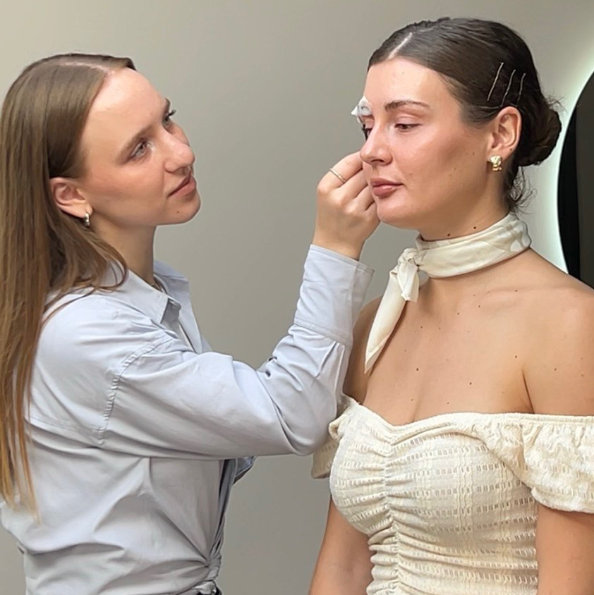 Окрашивание и коррекция бровей