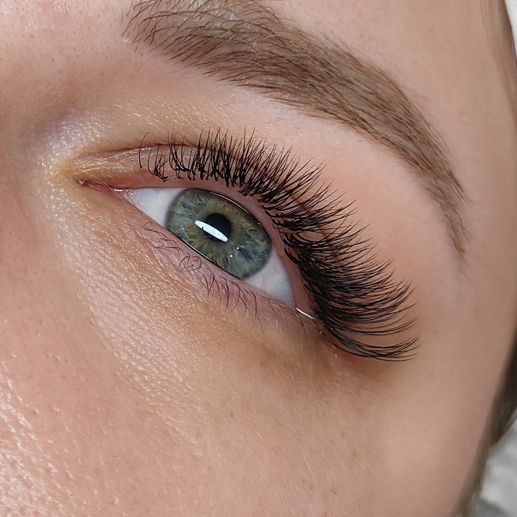 Наращивание ресниц 1,5 D (ТОП)