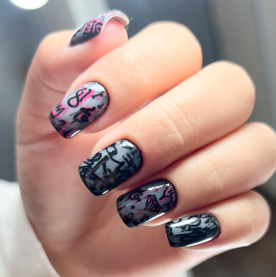 Маникюр с покрытием ( сложный дизайн от 3 пальцев и ремонт 1-2 ногтя)