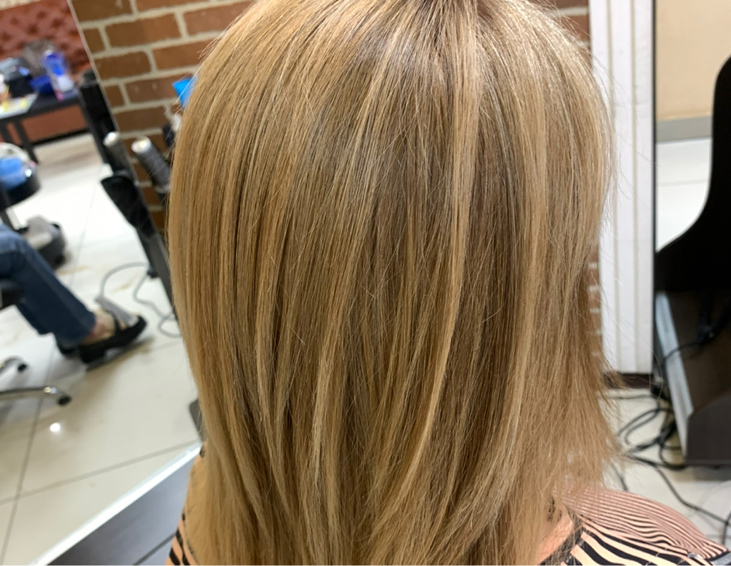 Стрижка женская на среднюю длину