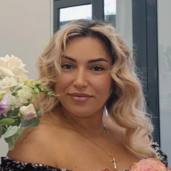 Анна Айвазян