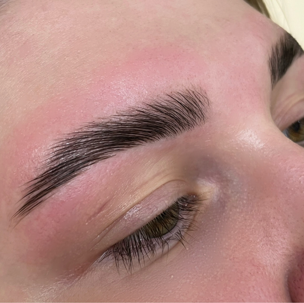 Долговременная укладка бровей без окрашивания